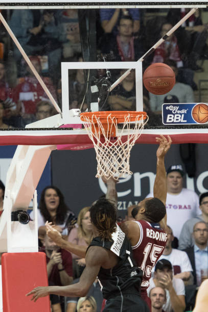 尤其在勒韦 尤其在勒韦